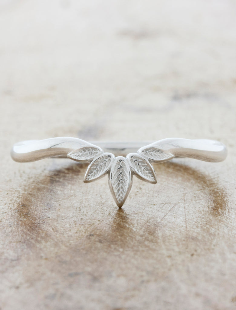 Order Today: Leaf Design Emerald Silver Ring | Ornate Jewels